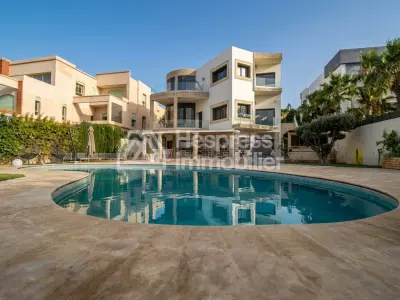 Somptueuse villa restaurée à 500 m de la plage