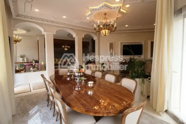 Sumptuous restored villa 500m from the beach
