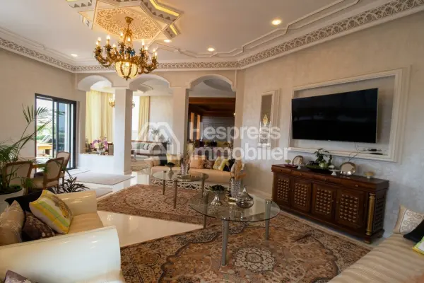 Sumptuous restored villa 500m from the beach