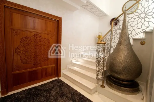 Sumptuous restored villa 500m from the beach