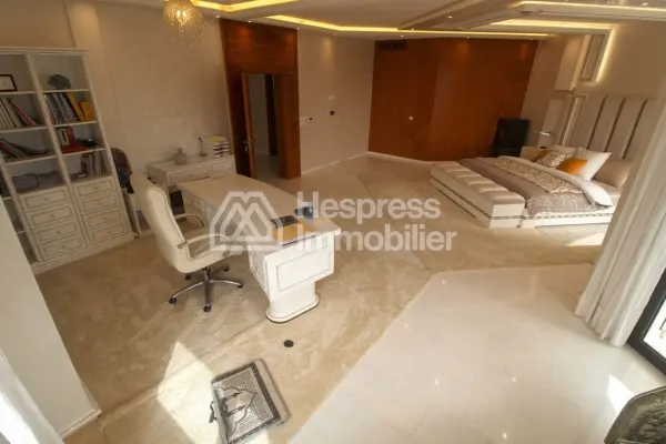 Sumptuous restored villa 500m from the beach