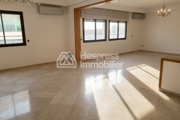 À vendre appart bourgogne 189 m2