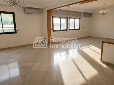 À vendre appart bourgogne 189 m2