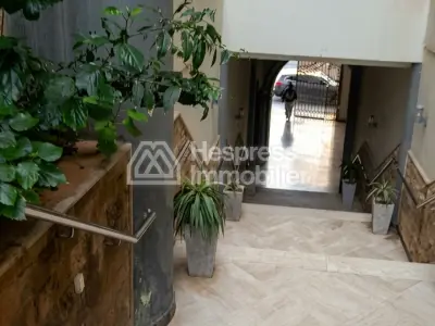 À vendre appart bourgogne 189 m2