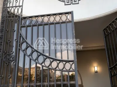 À vendre appart bourgogne 189 m2