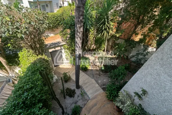Luxury house for sale in Californie . 4 beautiful bedrooms