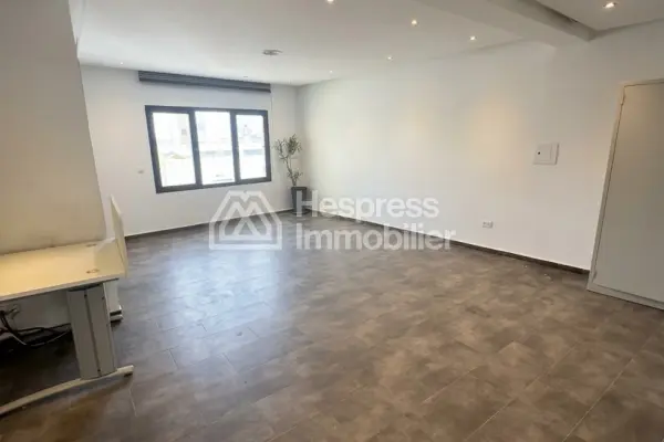 Bureaux à l'achat à CIL Hay Salam fin yaacoub almanssour. Surface de 101 m²