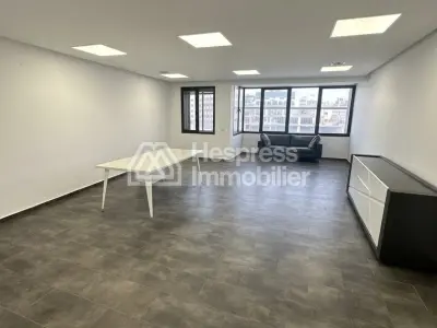 Offices for sale in CIL Hay Salam, near Yaacoub Almanssour. Area of ​​101 m²