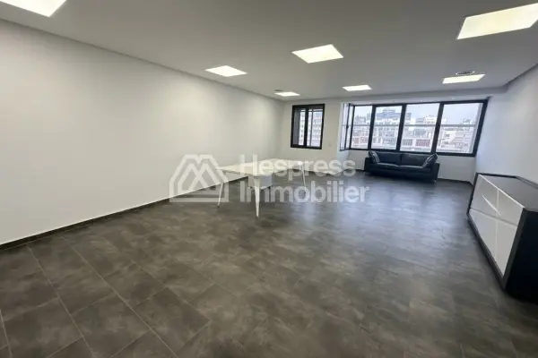 Offices for sale in CIL Hay Salam, near Yaacoub Almanssour. Area of ​​101 m²