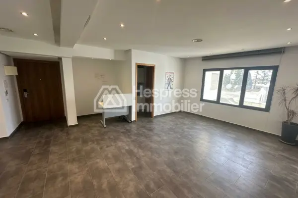 Offices for sale in CIL Hay Salam, near Yaacoub Almanssour. Area of ​​101 m²