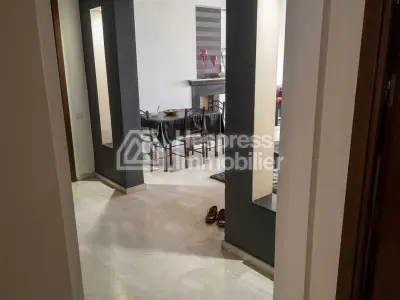شقة رائعة للبيع في ساحة سي آي إل، يعقوب المنصور