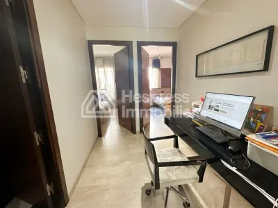 شقة رائعة للبيع في ساحة سي آي إل، يعقوب المنصور
