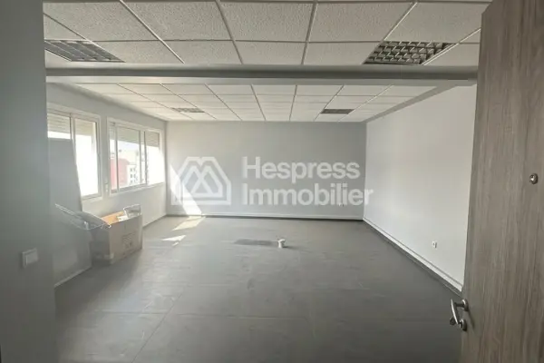 Bureaux à vendre à en plein Yaâcoub Almanssour