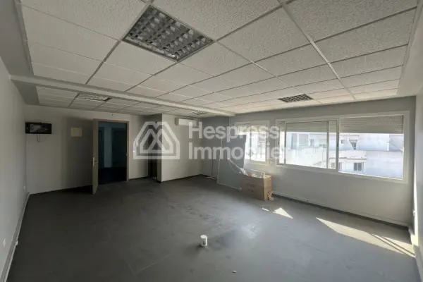 Bureaux à vendre à en plein Yaâcoub Almanssour
