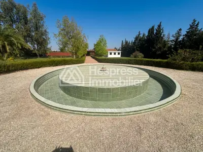 Luxury house for sale in Victoria . 11,600 m² plot. Terrace and garden