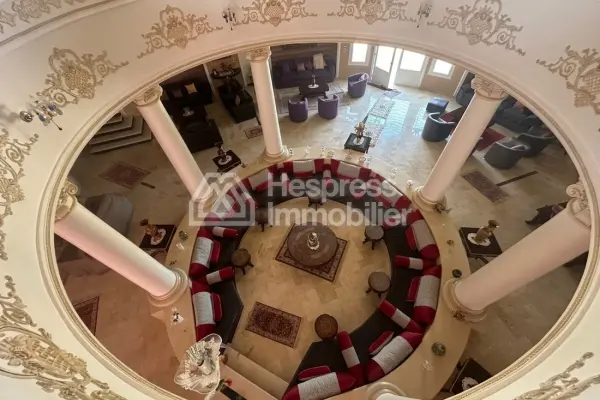 Luxury house for sale in Victoria . 11,600 m² plot. Terrace and garden