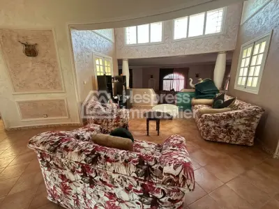 Luxury house for sale in Victoria . 11,600 m² plot. Terrace and garden