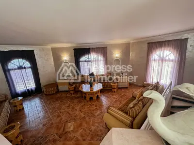 Luxury house for sale in Victoria . 11,600 m² plot. Terrace and garden