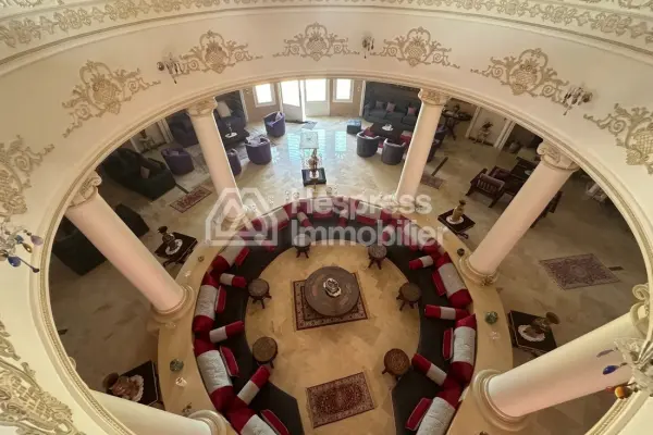 Luxury house for sale in Victoria . 11,600 m² plot. Terrace and garden