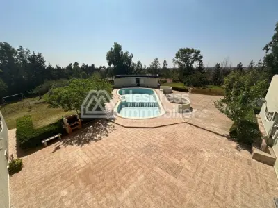 Luxury house for sale in Victoria . 11,600 m² plot. Terrace and garden