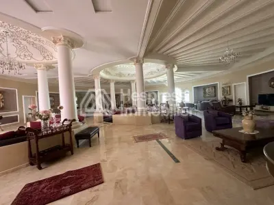Luxury house for sale in Victoria . 11,600 m² plot. Terrace and garden