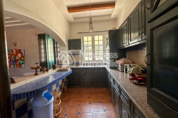 Luxury house for sale in Victoria . 11,600 m² plot. Terrace and garden