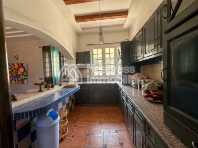 Luxury house for sale in Victoria . 11,600 m² plot. Terrace and garden