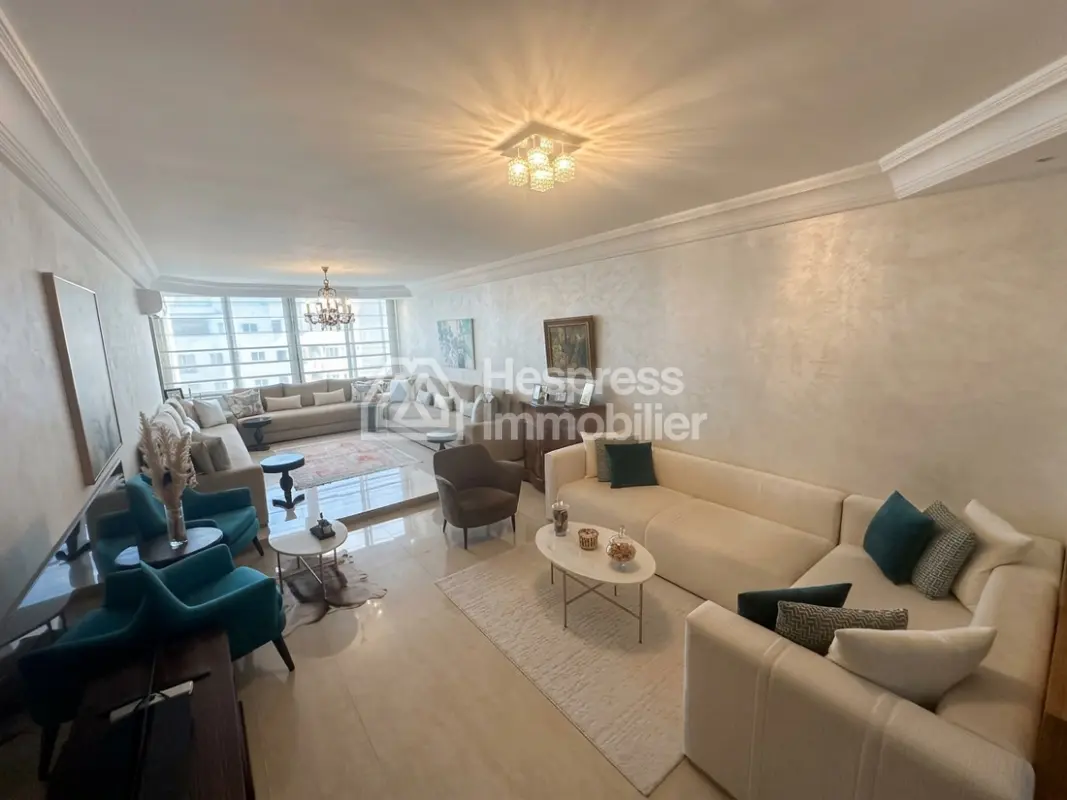 Apartment for sale in Racine . 3 rooms. Concierge service, air conditioning