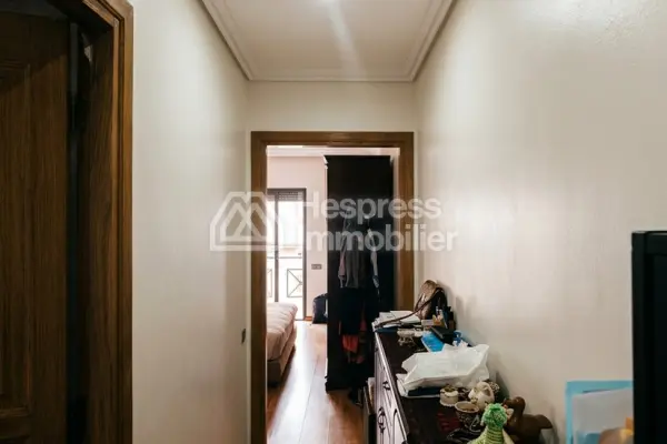 Apartment for sale in Racine . 3 rooms. Concierge service, air conditioning