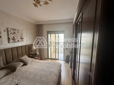 Apartment for sale in Racine . 3 rooms. Concierge service, air conditioning
