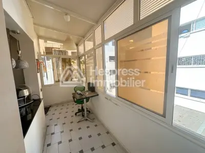 Apartment for sale in Racine . 3 rooms. Concierge service, air conditioning
