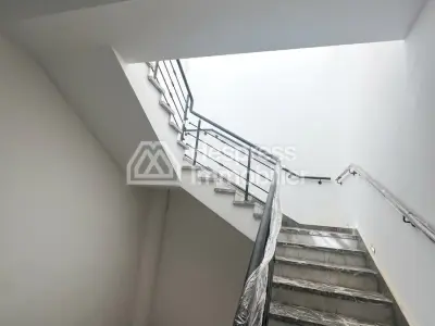 فيلا رائعة للبيع في فلوريدا. مساحتها 400 متر مربع. خدمة الاستقبال متوفرة، ونظام تكييف هواء.