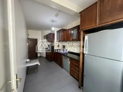 Apartment for sale in the Golden Triangle. 3 bedrooms. Security door, traditional Moroccan living room