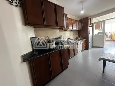Apartment for sale in the Golden Triangle. 3 bedrooms. Security door, traditional Moroccan living room