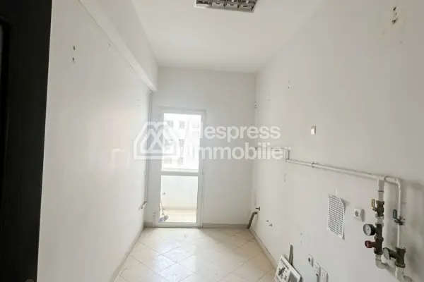 Offices for rent in Tantan, Burgundy