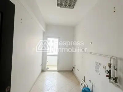 Offices for rent in Tantan, Burgundy