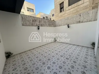 للبيع: شقة جميلة في راسين . المساحة الإجمالية 162 متر مربع