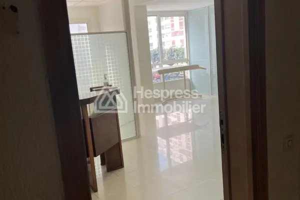 Bureaux en location à Maârif Extension. Surface de 74 m²