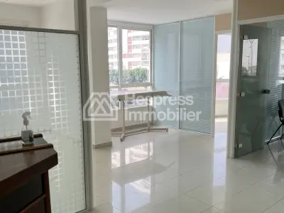 Bureaux en location à Maârif Extension. Surface de 74 m²