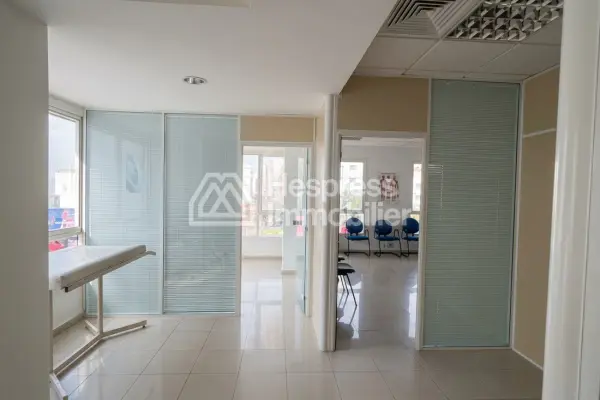 Bureaux en location à Maârif Extension. Surface de 74 m²