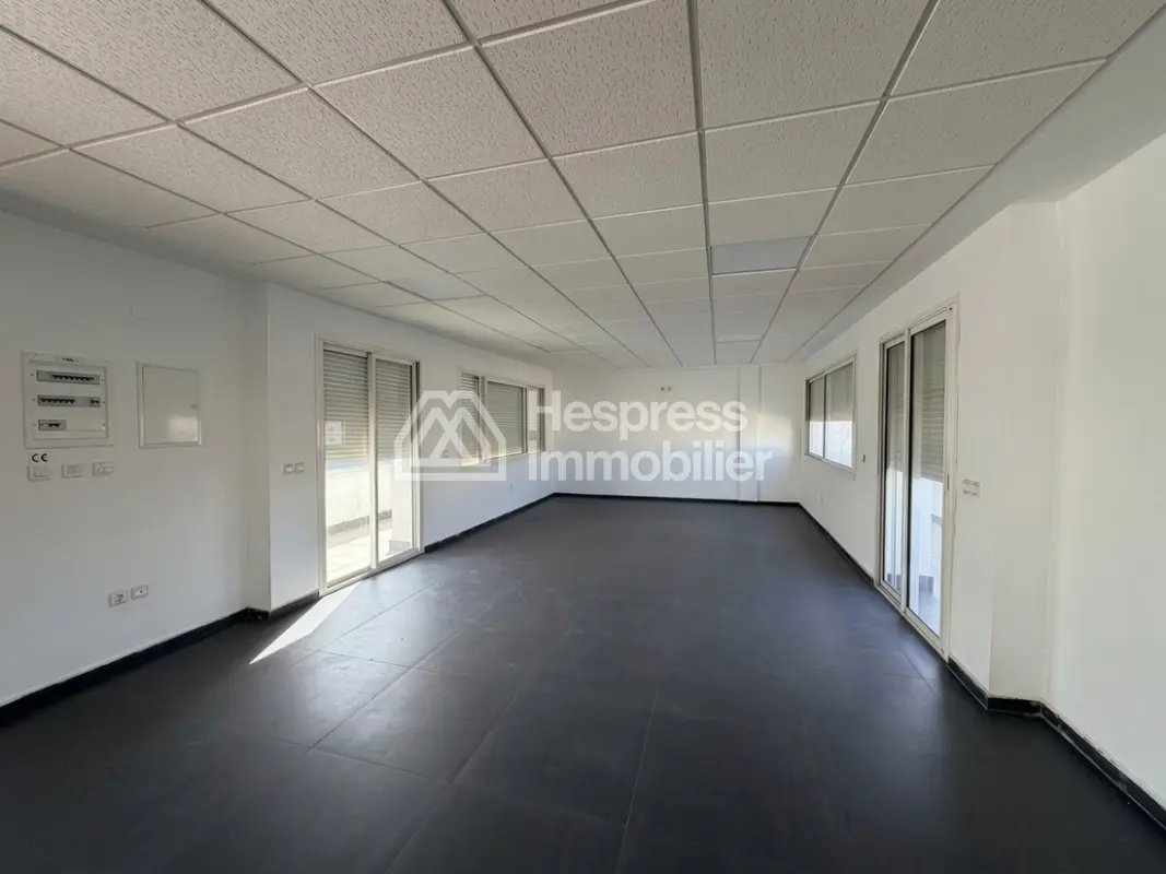 Beaux bureaux à louer à Beauséjour. Surface de 85 m²