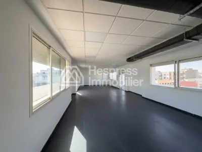 Beaux bureaux à louer à Beauséjour. Surface de 85 m²