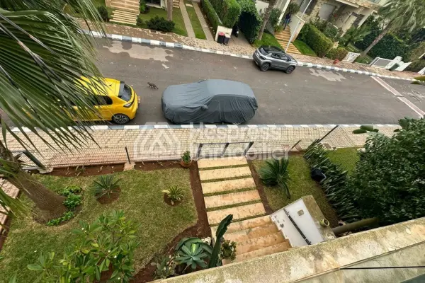 منزل للبيع في دار بوعزة . خمس غرف كبيرة