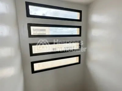منزل للبيع في دار بوعزة . خمس غرف كبيرة