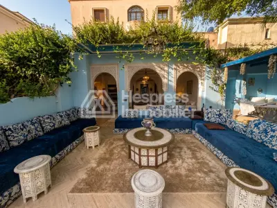 فيلا للبيع في منطقة عين الذئاب Extension. مساحتها الإجمالية 589 مترًا مربعًا، وتضم مسبحًا.