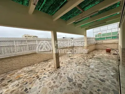 شقة رائعة للبيع في مرس السلطان . 4 غرف نوم، 306 متر مربع