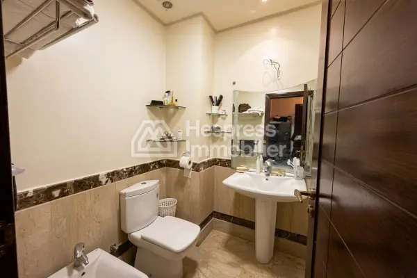 Apartment for sale at Les Princesses . Total area 153 m². With elevator.