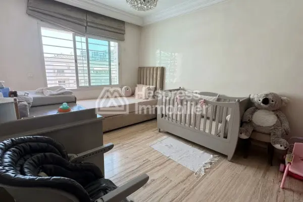 Vend appartement à Maârif Extension. 3 chambres