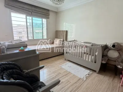 Vend appartement à Maârif Extension. 3 chambres