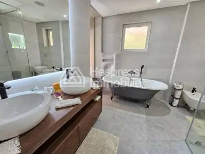 Stunning house for sale in Ville verte . 4 large rooms. Air conditioning and swimming pool